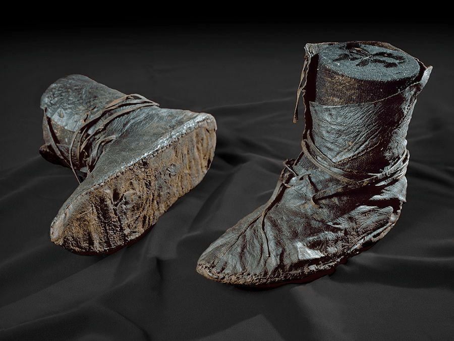 900 year viking sho